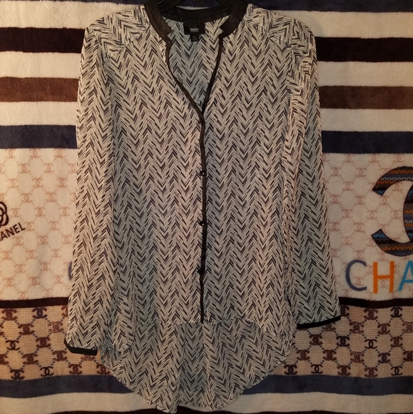 Women's Sheer Botton Down - Picture 1 of 7